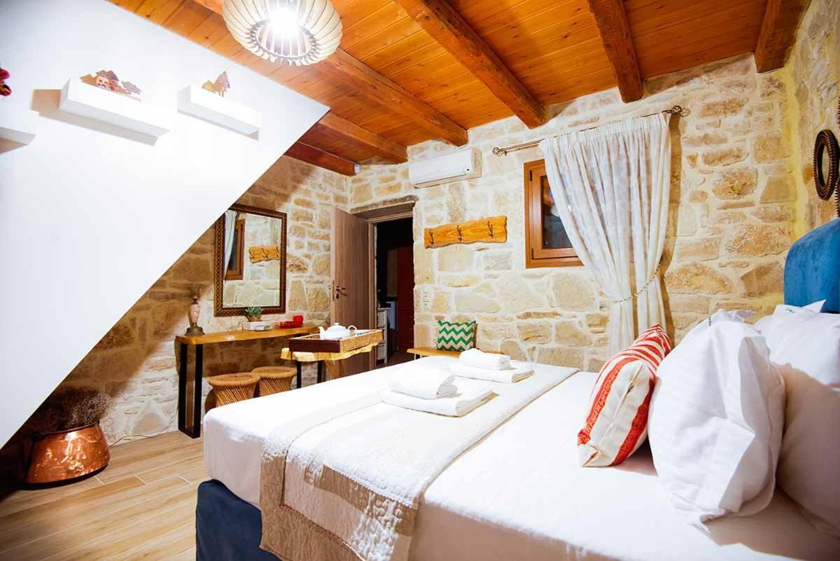 Stonehouse Olivelia - Afrathias Beach Tympaki Exterior photo