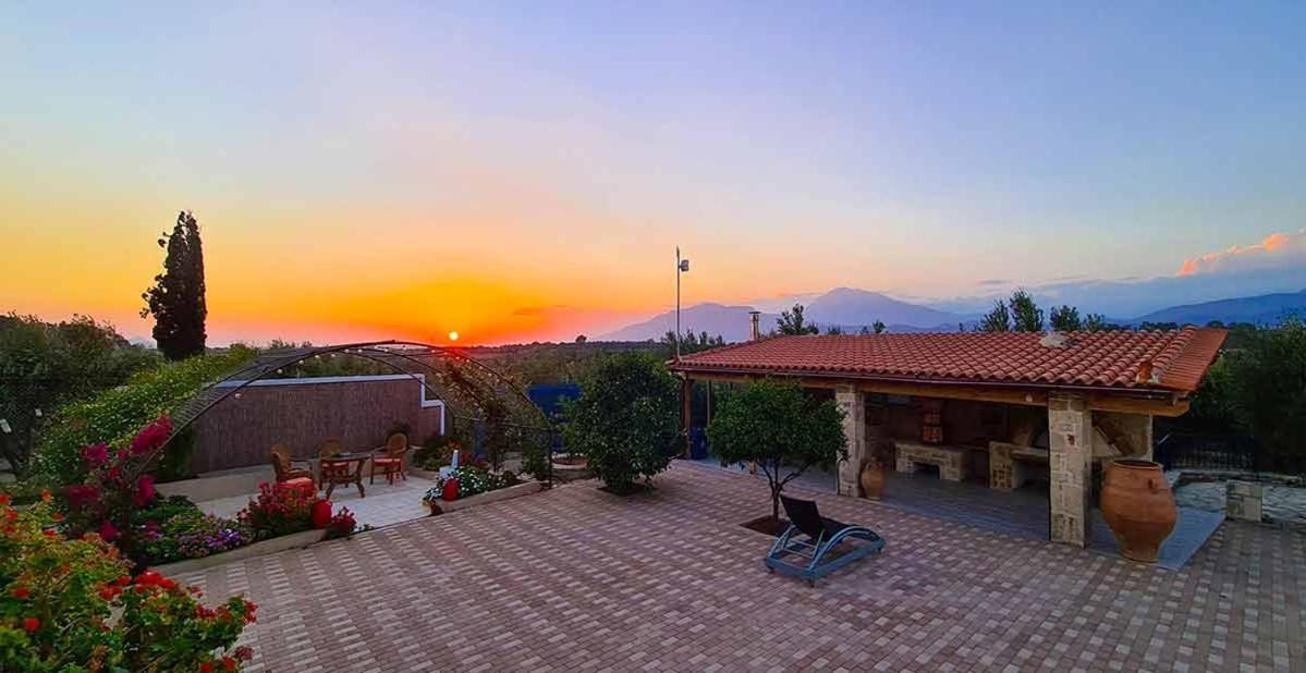 Stonehouse Olivelia - Afrathias Beach Tympaki Exterior photo