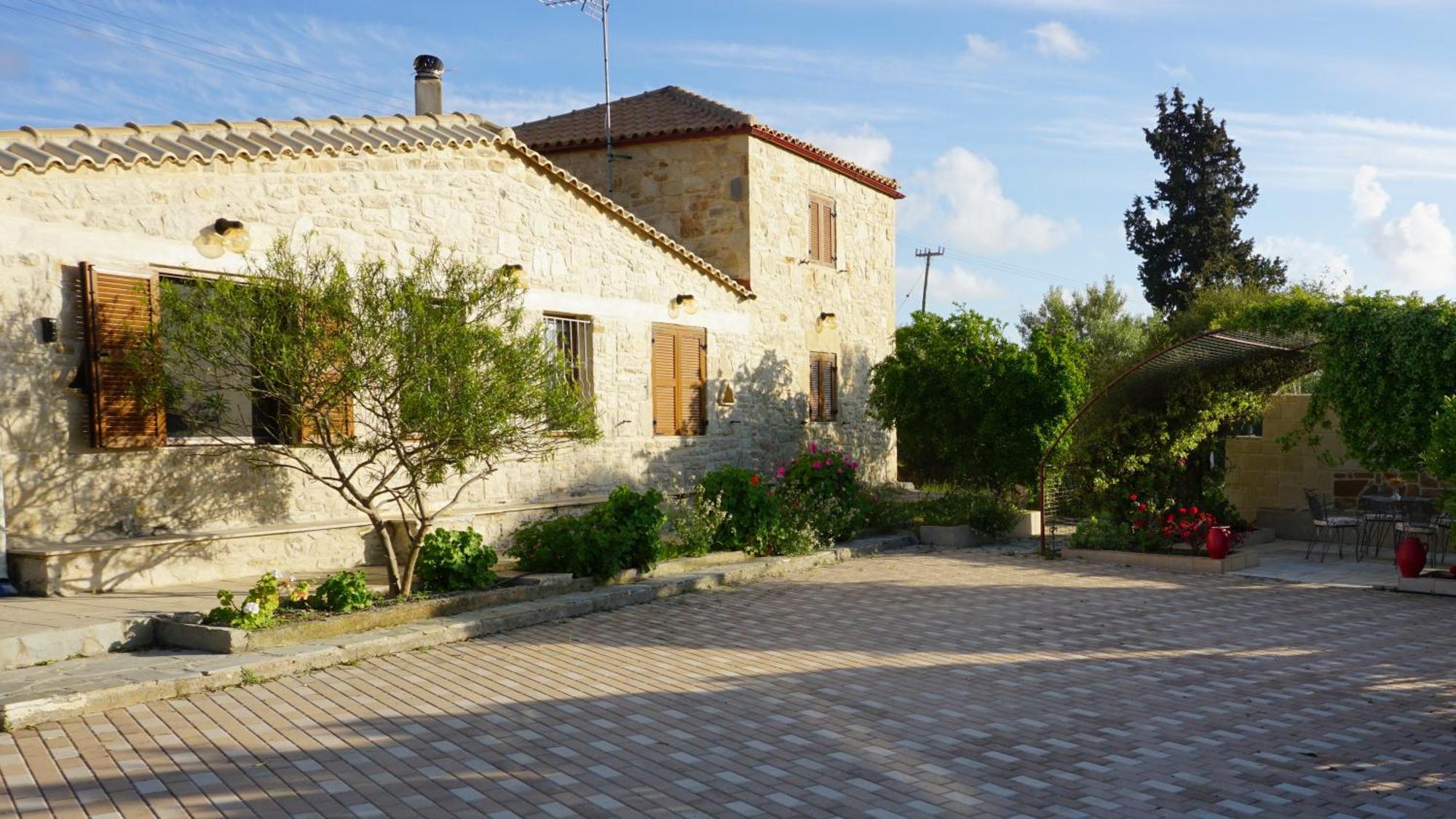 Stonehouse Olivelia - Afrathias Beach Tympaki Exterior photo